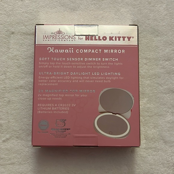 Hello Kitty Kawaii Battery Compact Mirror - Picture 2 of 3